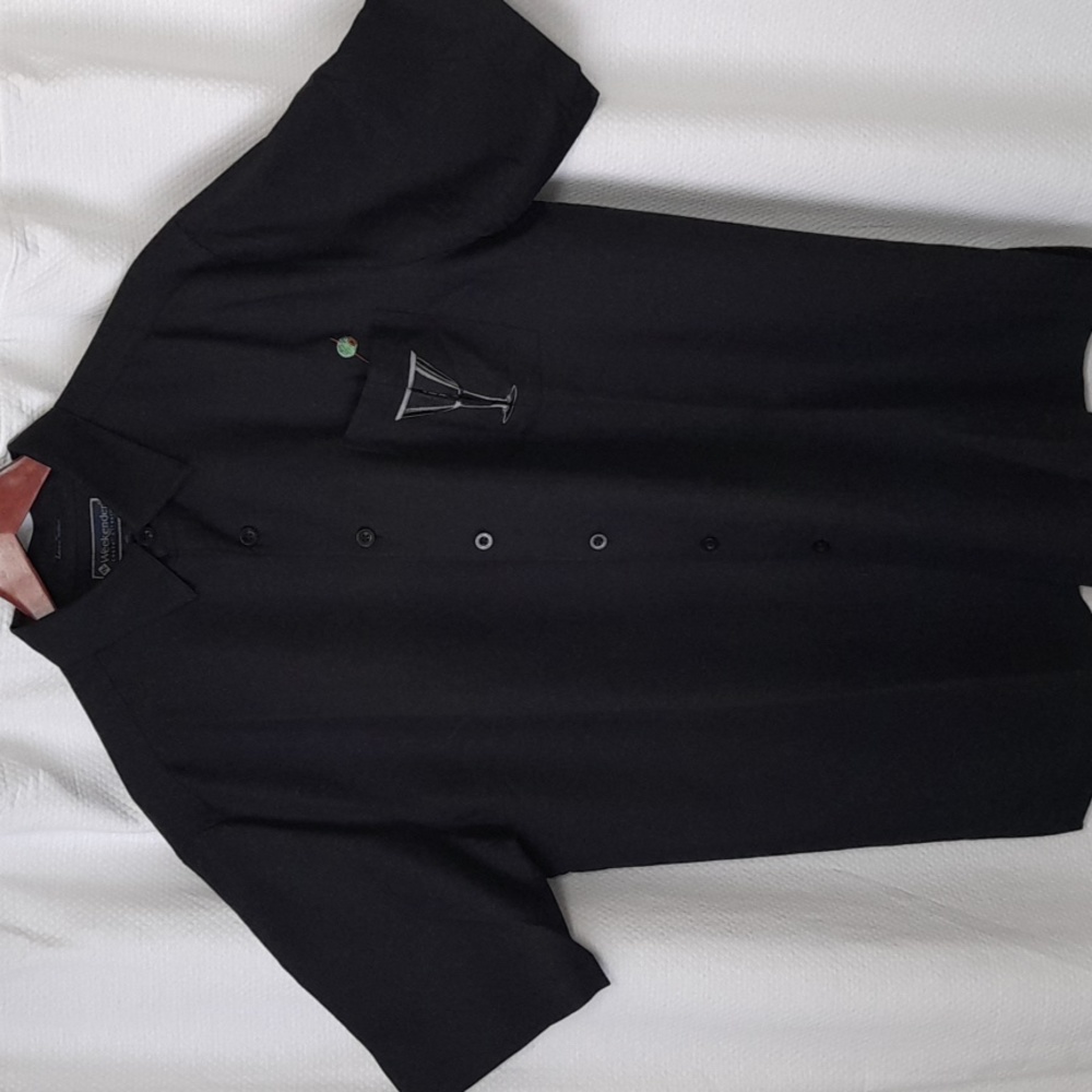 Weekender Casual Luau edition shirt. Size Large Black Martini glass green olive.